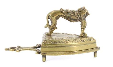 RARE GRIFFIN FLAT IRON WITH TRIVET