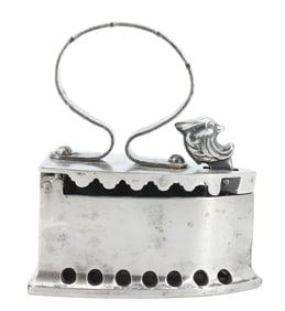 SMALL SIZE EUROPEAN CHARCOAL IRON