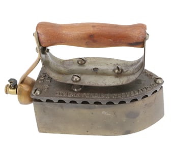 A.H. DAVIS PERFECTION GAS IRON