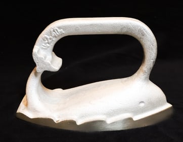 WHALE SHAPED FLAT IRON