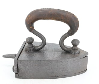 EARLY GERMAN BOX IRON