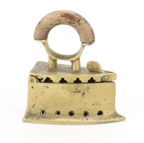 SMALL SIZE BRASS CHARCOAL IRON