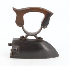SMALL SIZE EUROPEAN BOX IRON