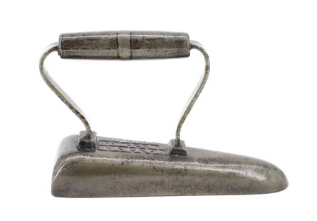 CAST IRON BOSTON, MASS. SLEEVE IRON: WALKER ORLINCH CAST IRON SLEEVE IRON - 6 1/4" PLEASE READ CAREFULLY - Terms for Purchasing and Shipping of Auction Items. Please read carefully before bidding. THIS IS AN ONSITE AUCTION LOCATED IN PIT
