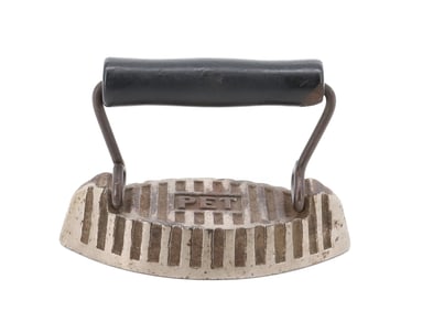 MINIATURE DOUBLE POINT SAD IRON