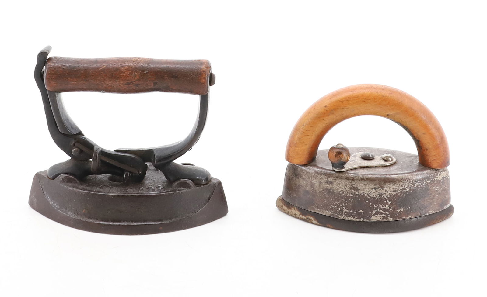 (2) DETACHABLE HANDLE IRONS (1 of 4)