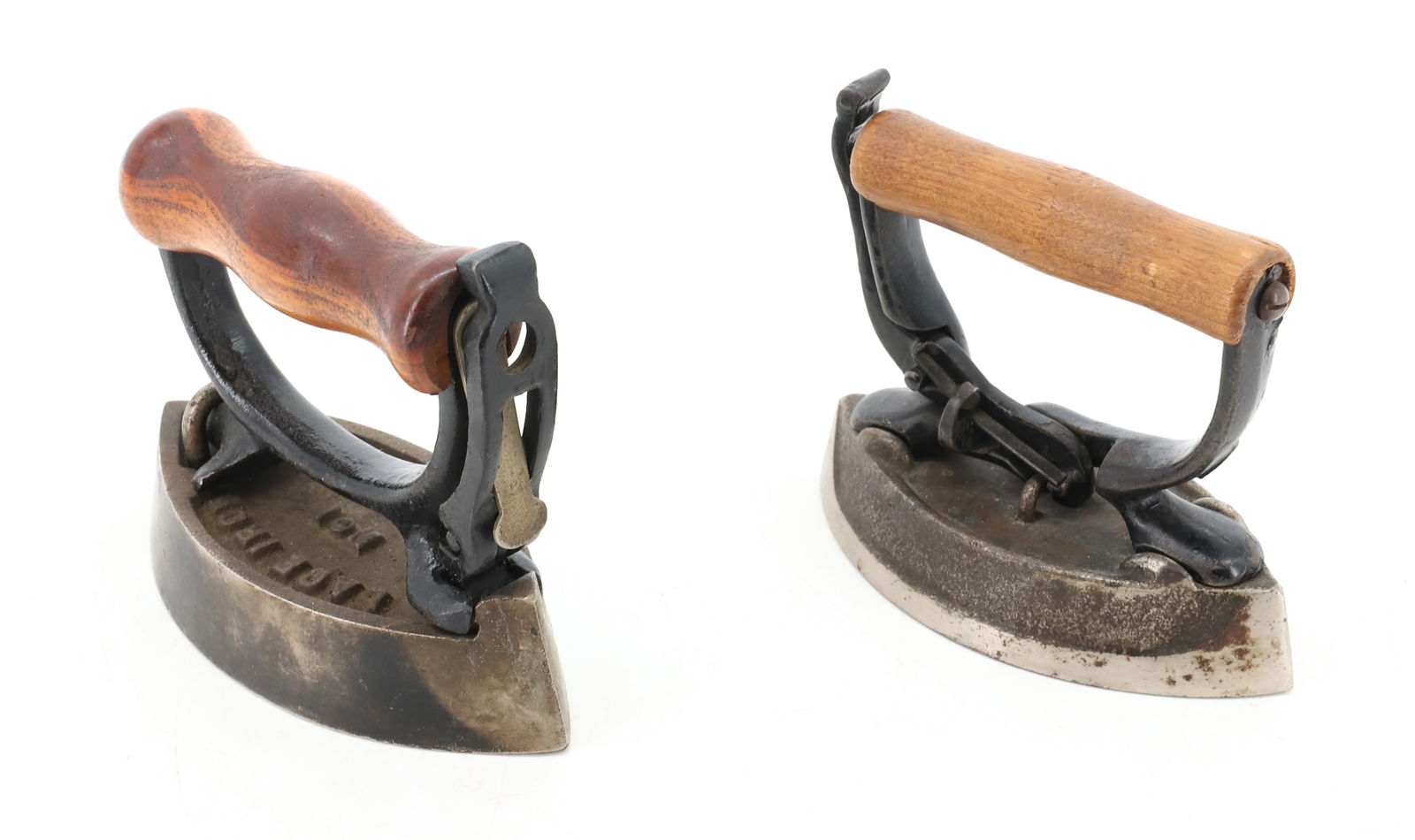 (2) SMALL SIZE DETACHABLE HANDLE IRONS (1 of 4)