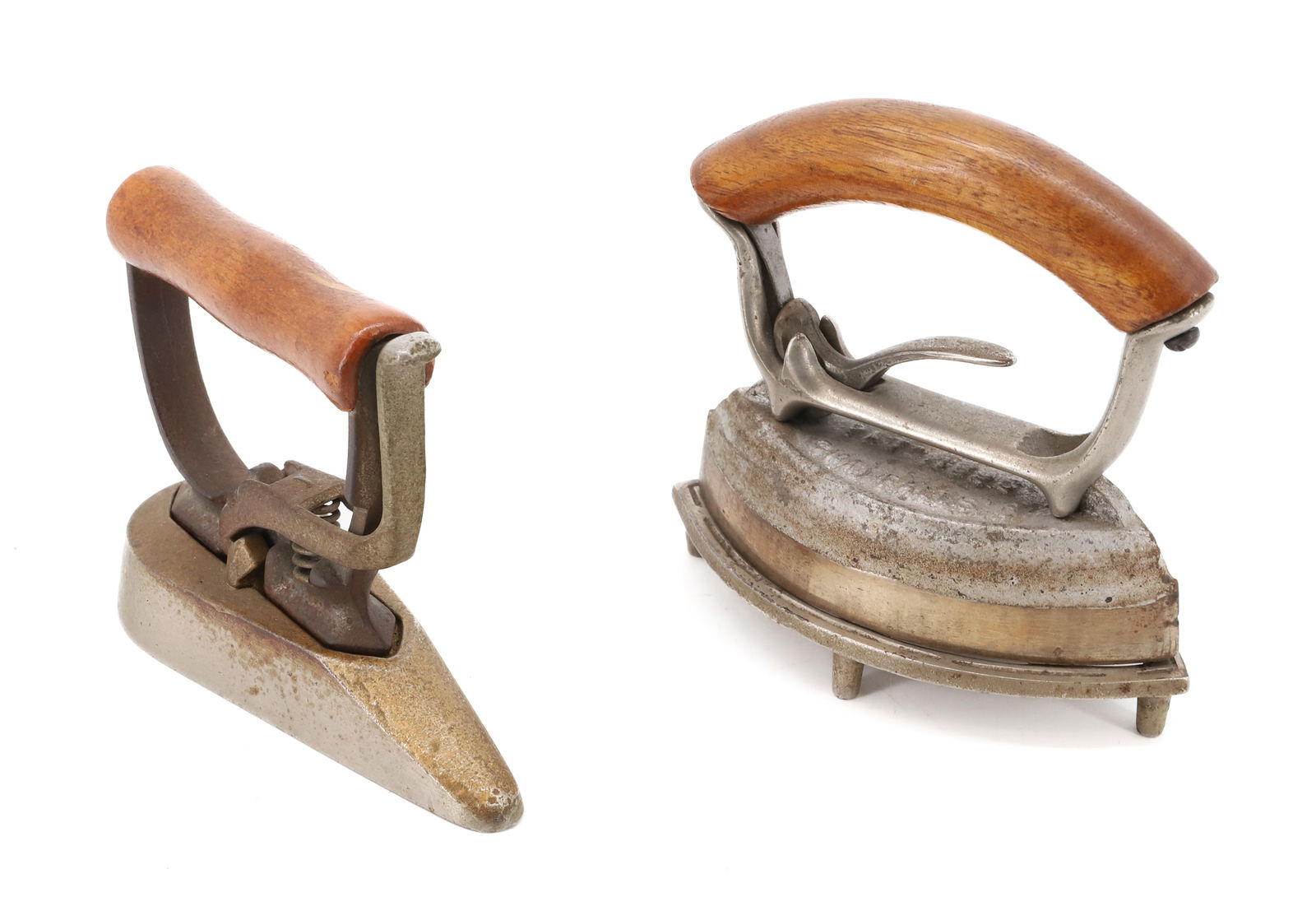 (2) SMALL SIZE DETACHABLE HANDLE IRONS (1 of 4)