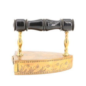 FINELY ENGRAVED EUROPEAN BOX IRON