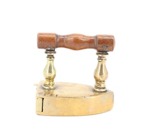 FINE SMALL SIZE EUROPEAN BOX IRON