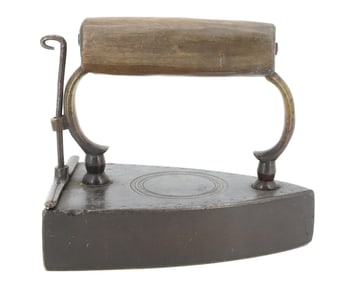 19TH CENTURY EUROPEAN BOX IRON