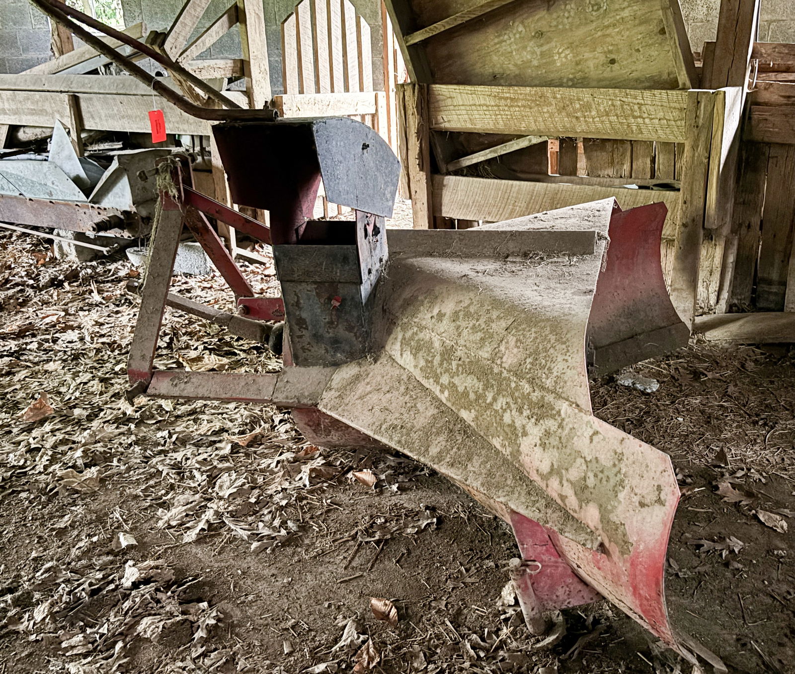 ANTIQUE SNOW BLOWER: EARLY SNOW BLOWER THIS IS AN ON-SITE ONLINE ONLY AUCTION. THIS SALE WILL BE PICK UP ONLY. THERE WILL BE ONE DAY FOR PICK-UP. ITEMS MUST BE PAID FOR BEFORE PICKING UP. IF YOU BUY LARGE SCRAP LOTS OR EQ