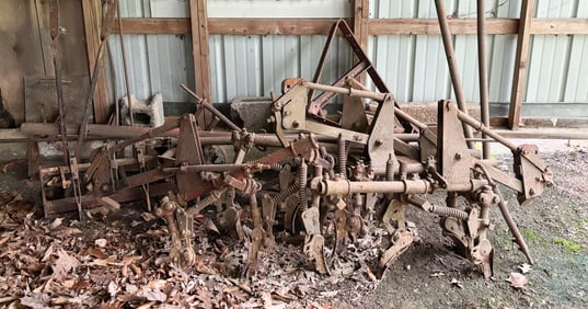 LOT OF CULTIVATORS