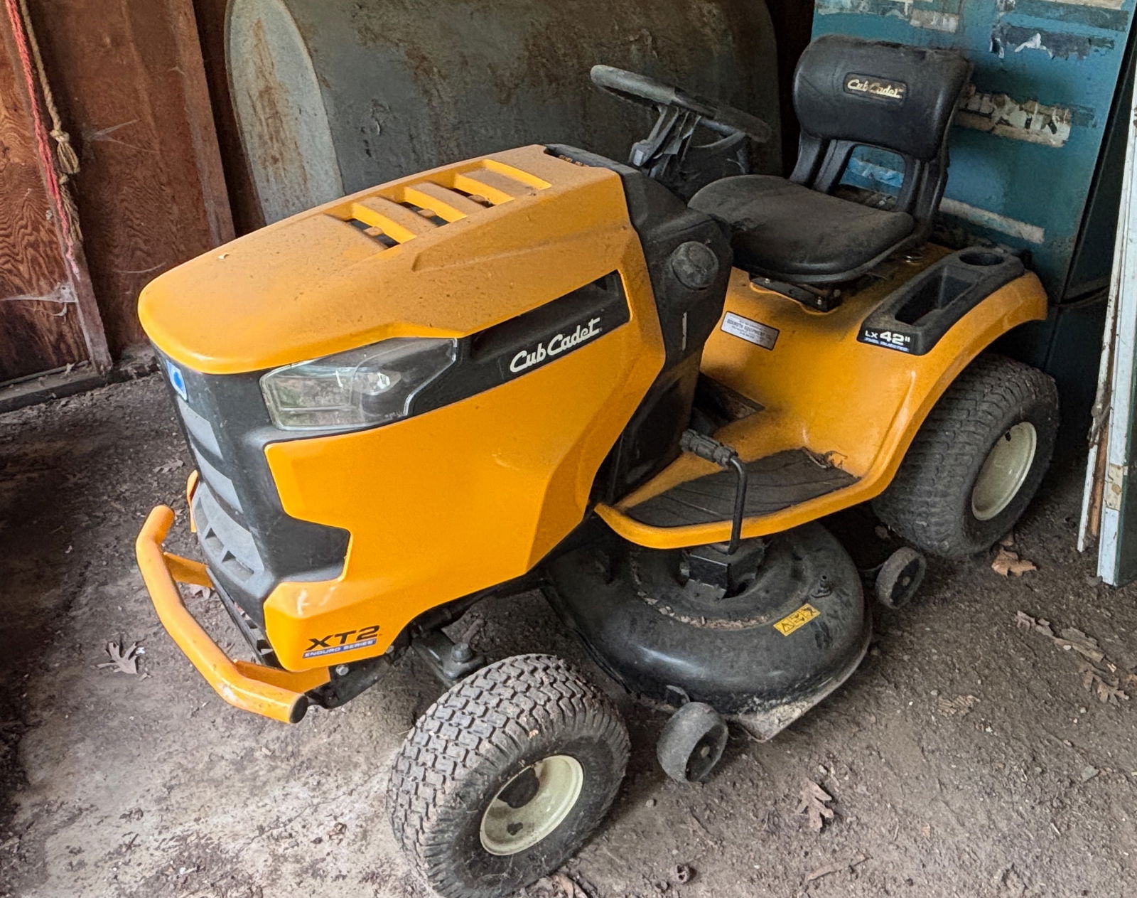 CUB CADET (1 of 3)