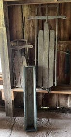 2 SLEDS AND WOODEN FLOWER BOX