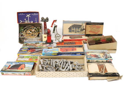 LOT OF TOY TRAIN ACCESSORIES, PLASTICVILLE: INCLUDING: SIGNAL SIGNS, SEARCHLIGHTS (TALLEST 10" H.), ANIMALS, STREET SIGNS, PLASTICVILLE BUILDINGS, AND MORE. PLEASE READ CAREFULLY - Terms for Purchasing and Shipping of Auction Items. Please read