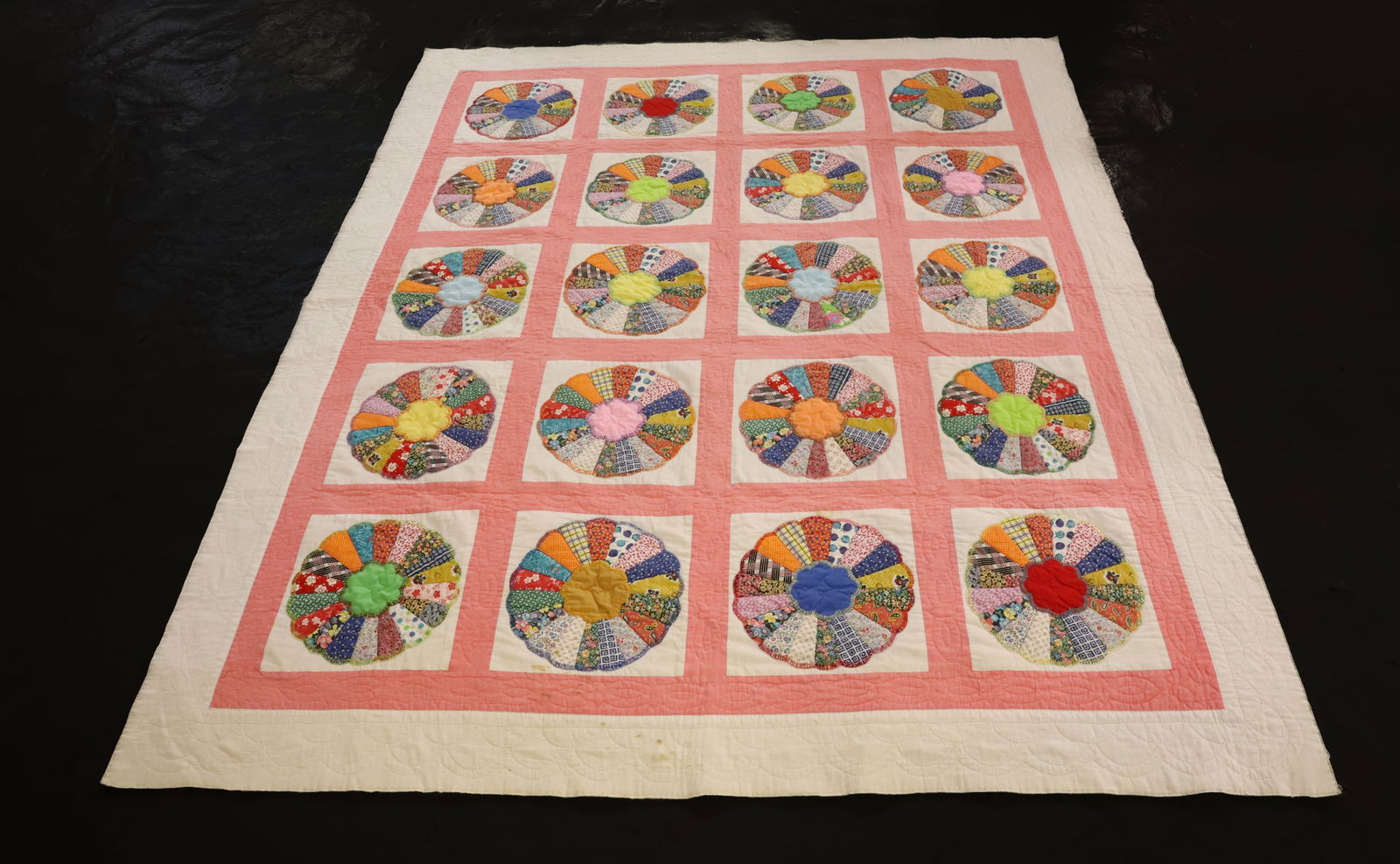 HAND STITCHED VINTAGE QUILT (1 of 6)