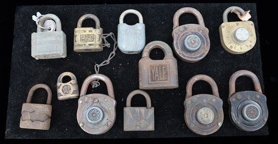 LOT OF VINTAGE LOCKS