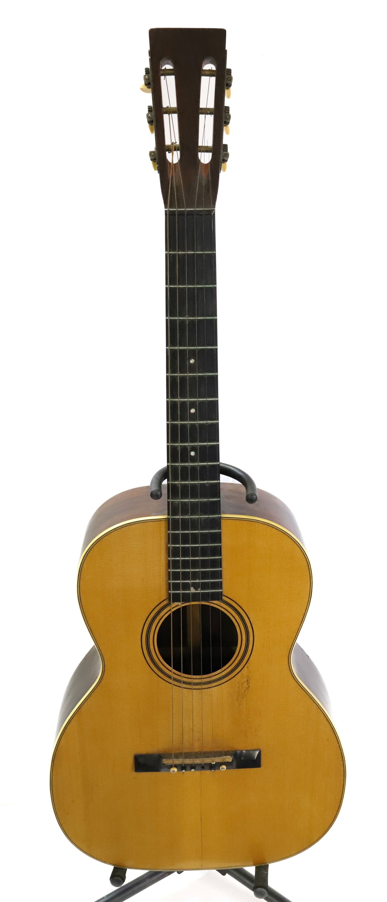 VINTAGE SIX-STRING ACOUSTIC GUITAR (1 of 8)