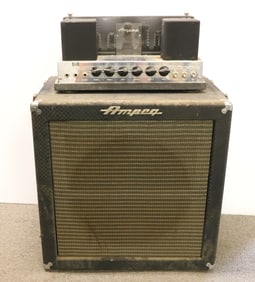 VINTAGE GUITAR AMPLIFIER