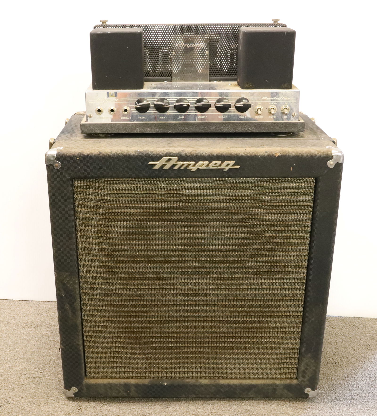VINTAGE GUITAR AMPLIFIER (1 of 7)