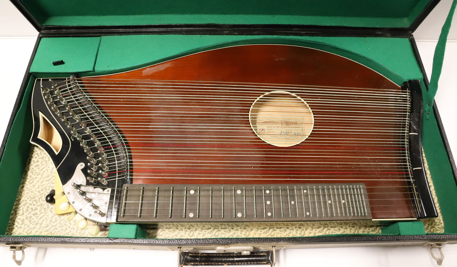 VINTAGE ZITHER WITH CASE (1 of 5)