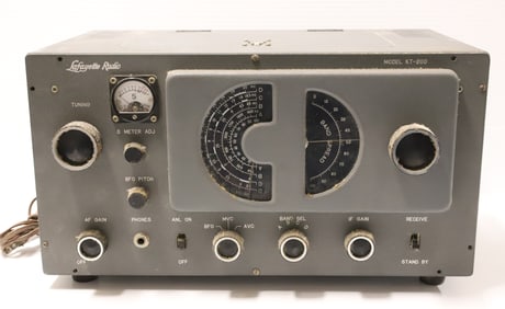 VINTAGE RADIO/ STEREO TUNER