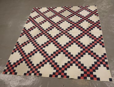 ANTIQUE HAND STITCHED QUILT