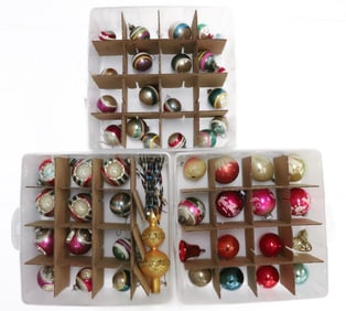 LOT OF VINTAGE CHRISTMAS ORNAMENTS