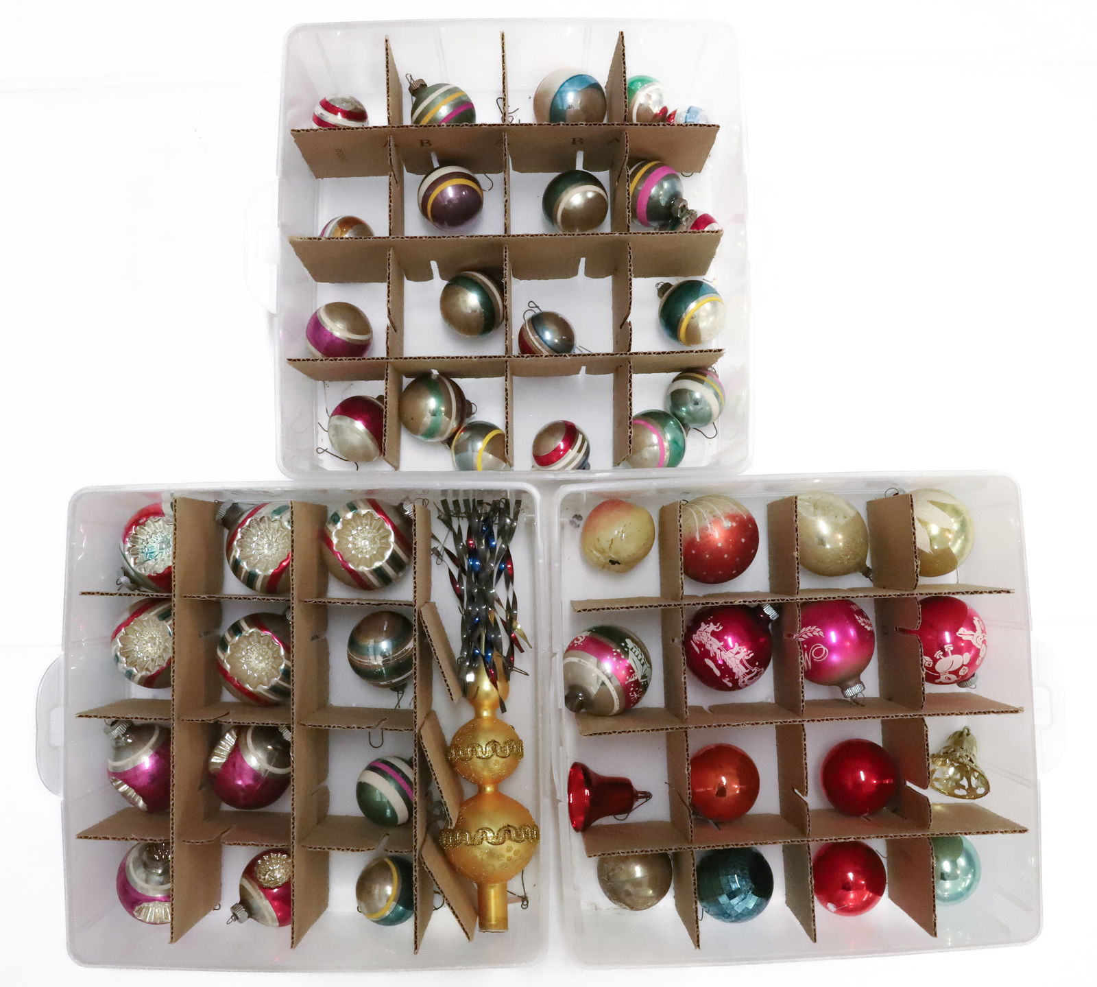 LOT OF VINTAGE CHRISTMAS ORNAMENTS (1 of 4)