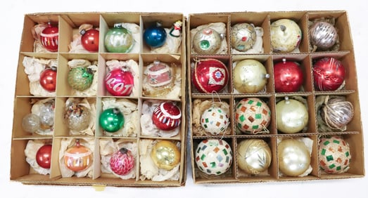 LOT OF VINTAGE CHRISTMAS ORNAMENTS