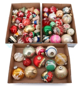 LOT OF CHRISTMAS DECORATIONS
