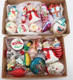 LOT OF CHRISTMAS DECORATIONS