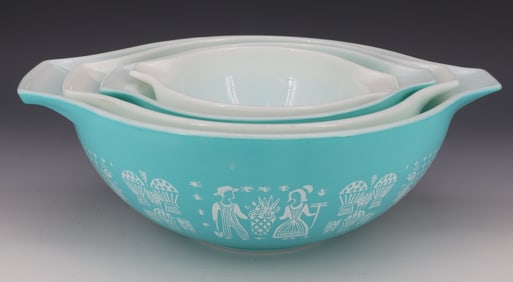 LOT OF PYREX MIXING BOWLS