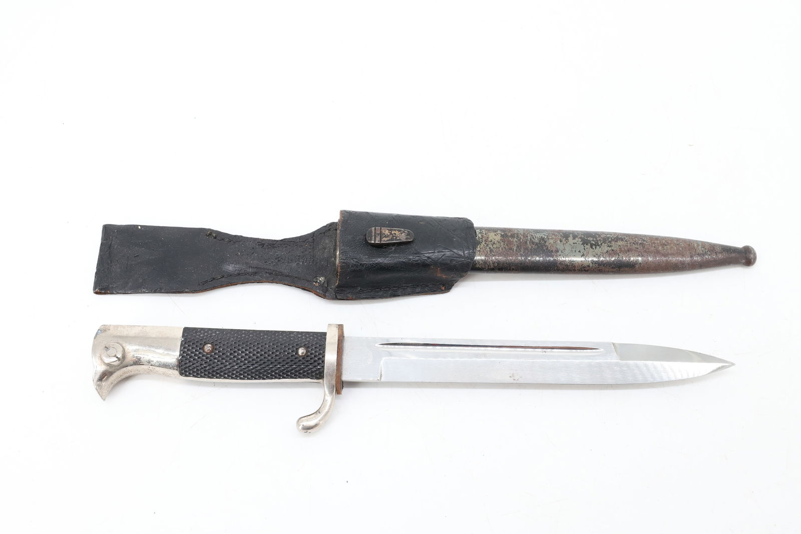 WWII GERMAN BAYONET (1 of 4)