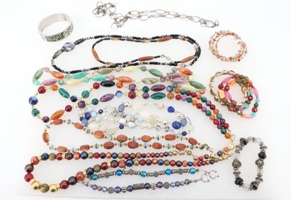 LOT OF COSTUME JEWELRY