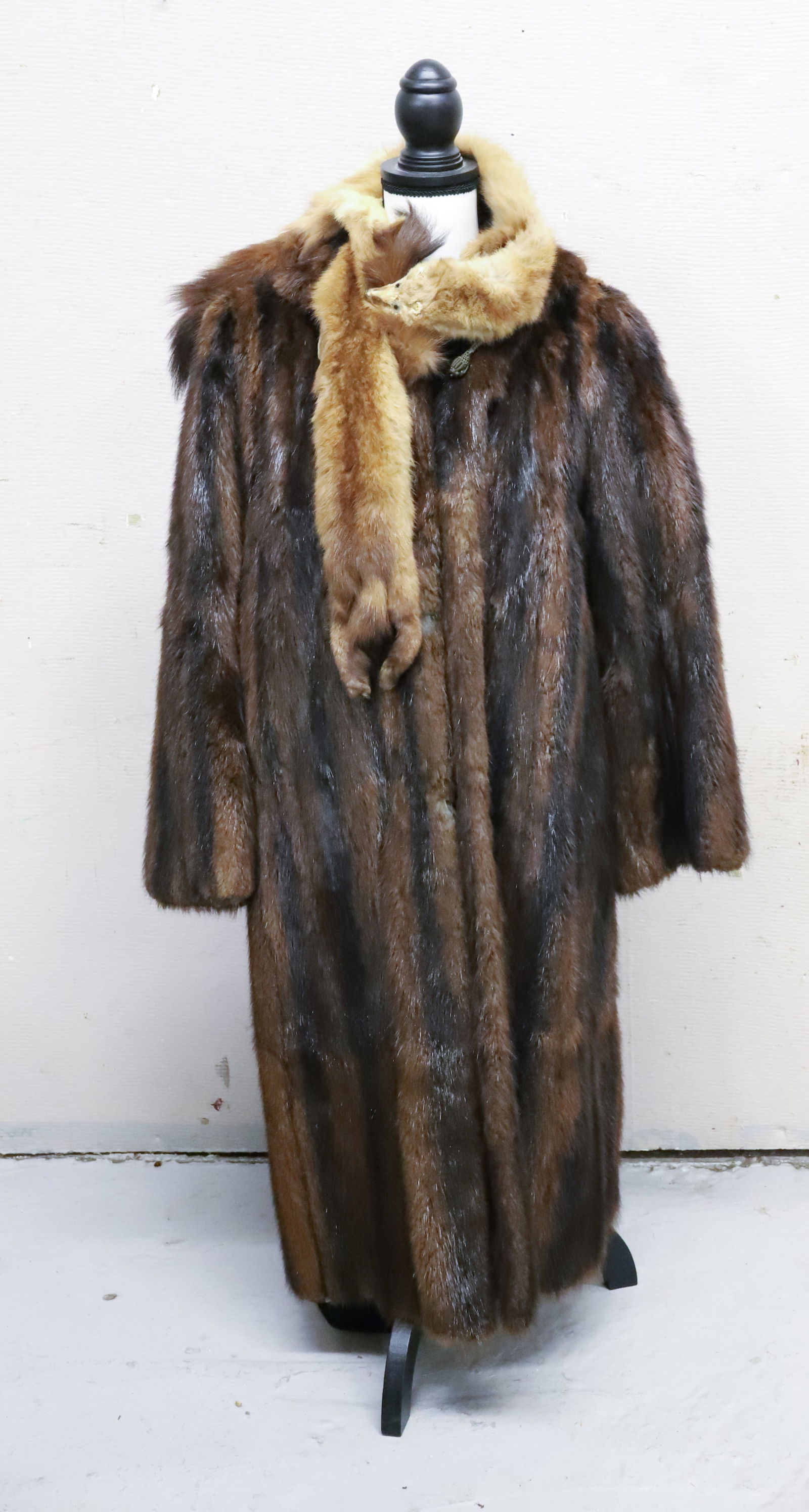 MINK COAT AND STOLE: 41" L. PLEASE READ CAREFULLY - Terms for Purchasing and Shipping of Auction Items. Please read carefully before bidding. Hartzell’s Auction Gallery. Hartzell's Auction Gallery will handle shippi