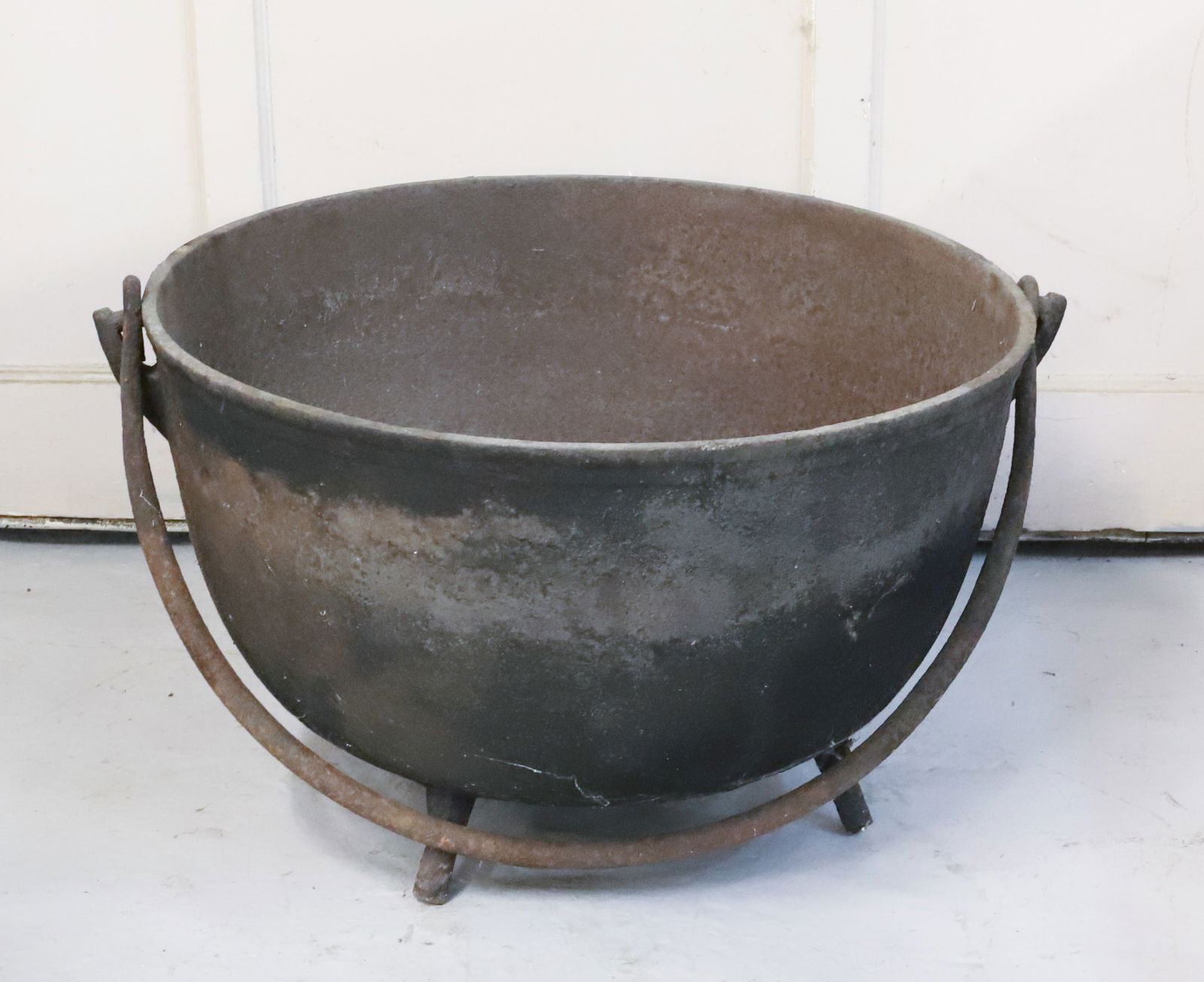 19TH C. BUTCHER'S KETTLE (1 of 4)