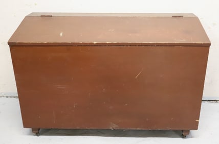 PAINTED COUNTRY FEED BOX