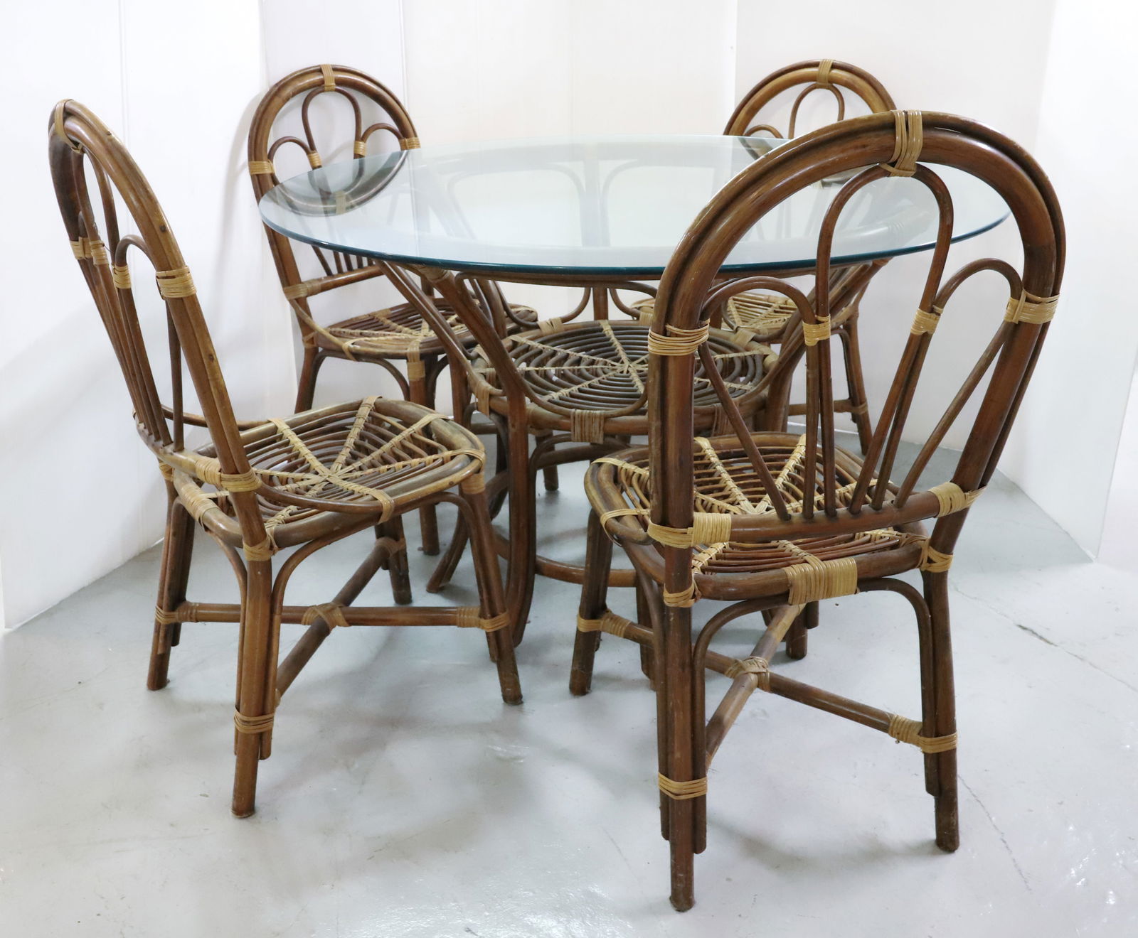 RATTAN TABLE / FOUR CHAIRS (1 of 2)