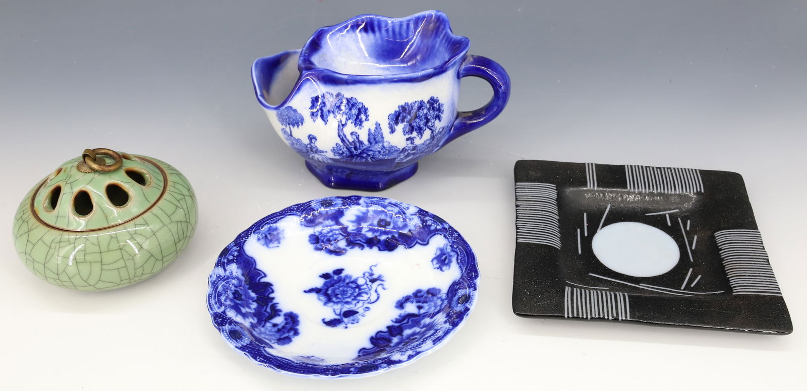 LOT OF VINTAGE SMALLS (1 of 3)