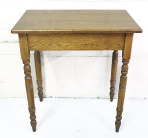 OAK SIDE TABLE