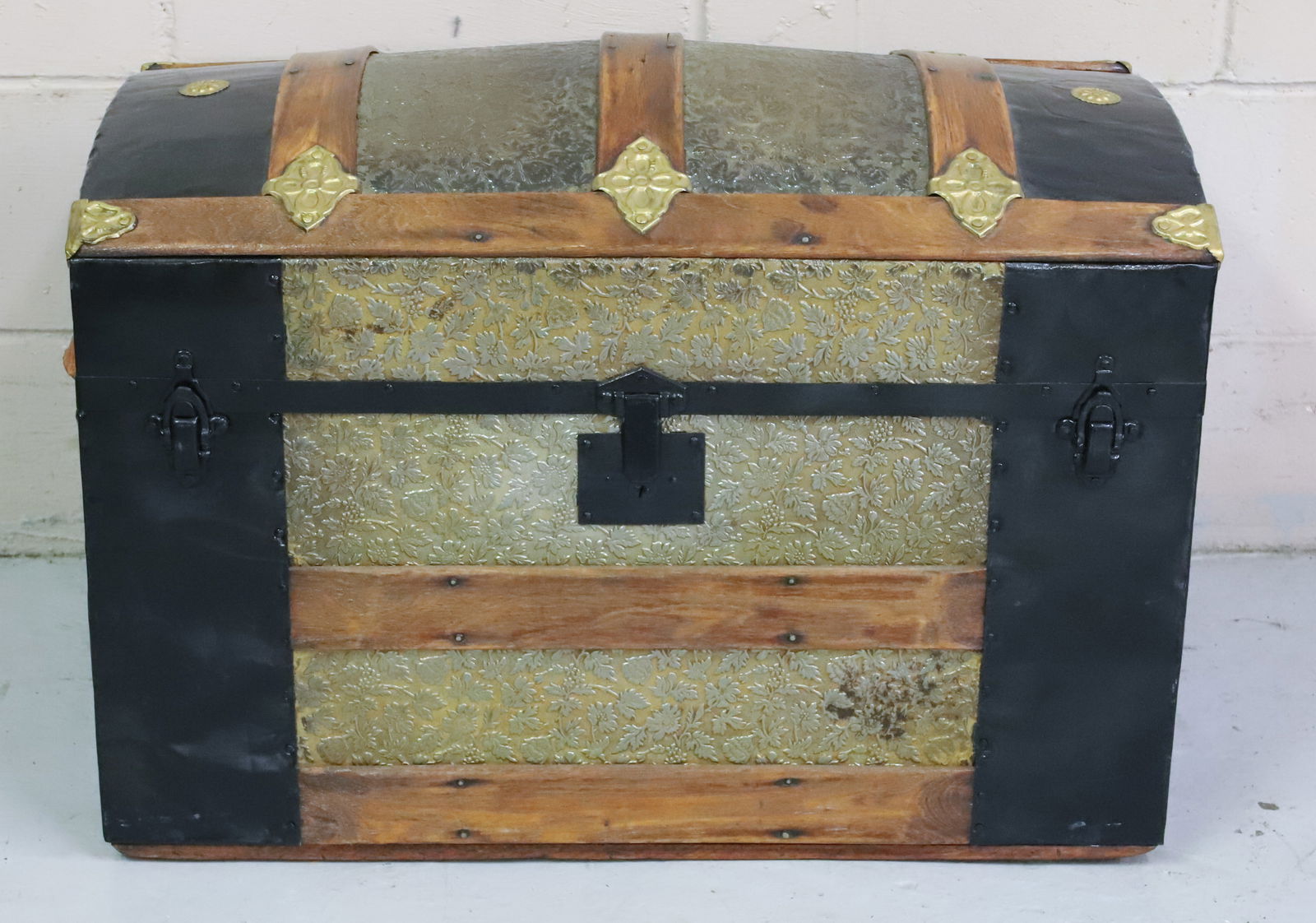 ANTIQUE DOME TOP TRUNK (1 of 5)