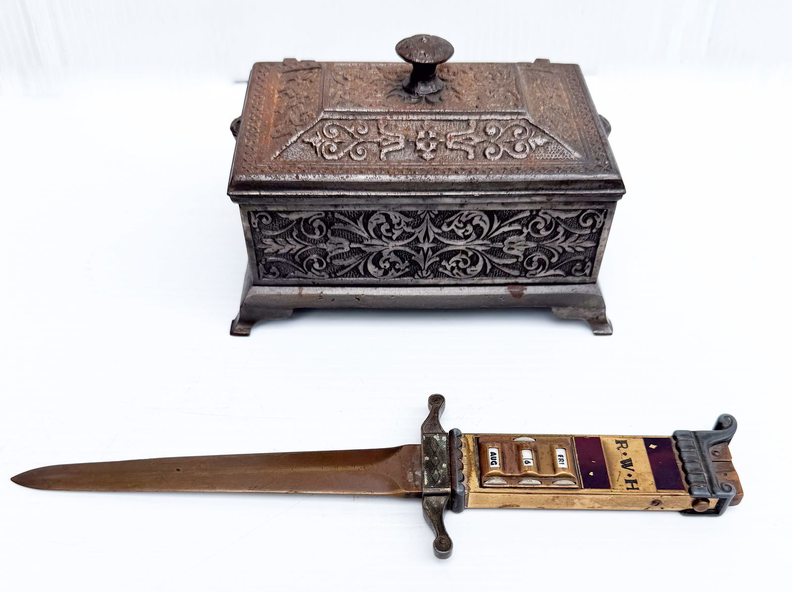 UNUSUAL LETTER OPENER / LIGHTER DAGGER AND BOX (1 of 9)