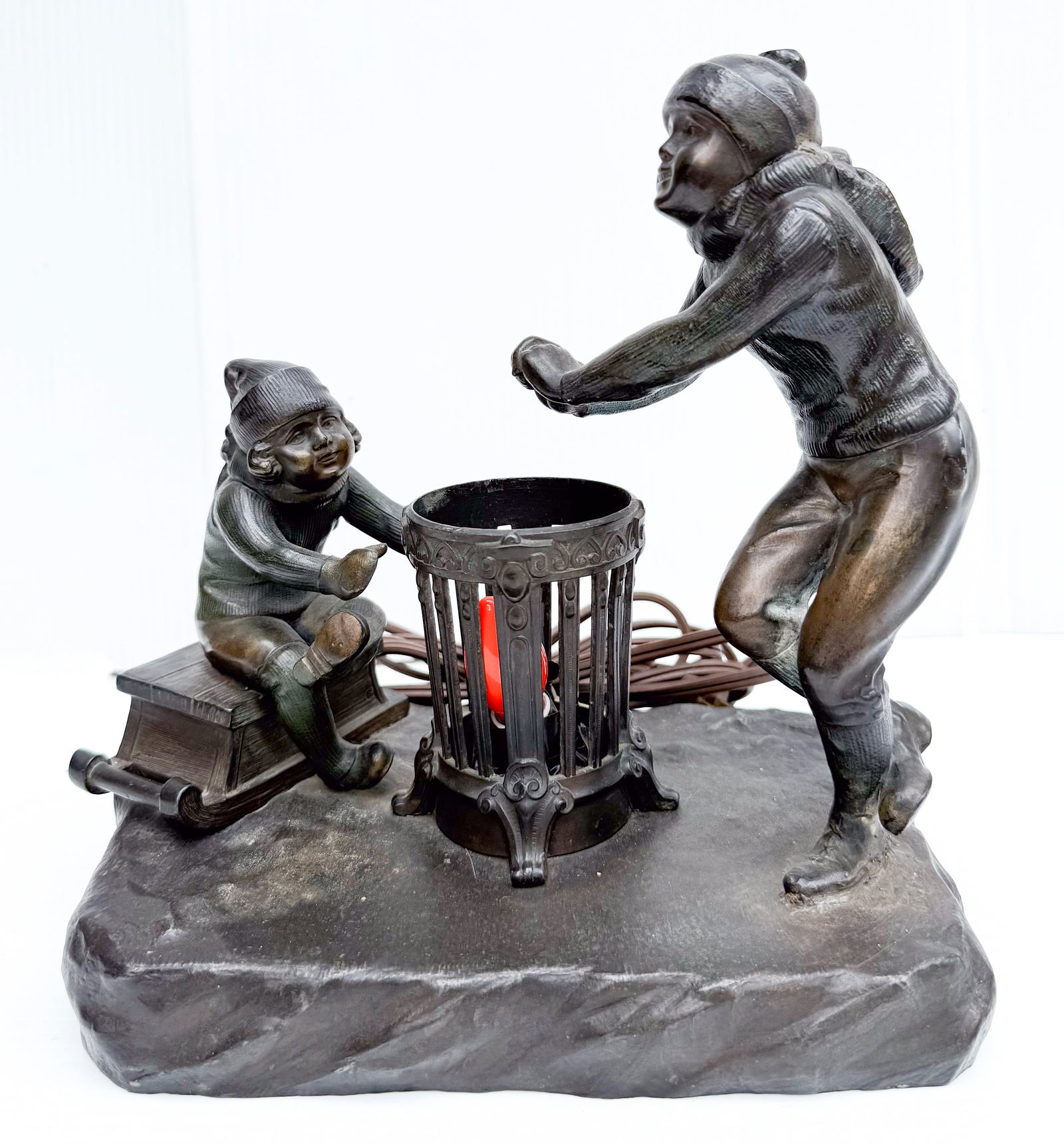 UNUSUAL "SLEDDERS" LAMP (1 of 5)