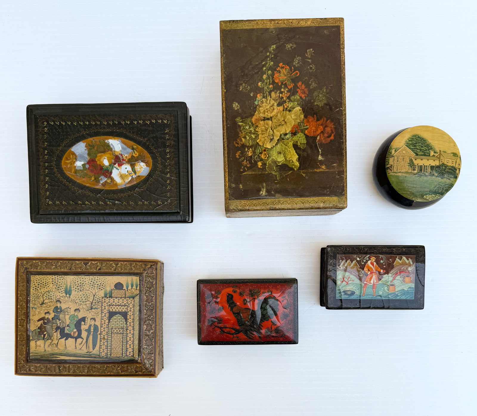LOT OF LACQUER AND PAINTED TRINKET BOXES (1 of 4)