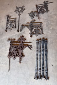 LOT OF CAST IRON GARDEN PIECES