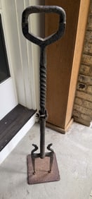 CAST IRON TRAVELING HITCHING POST