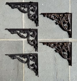 LOT OF CAST IRON SHELF BRACKETS