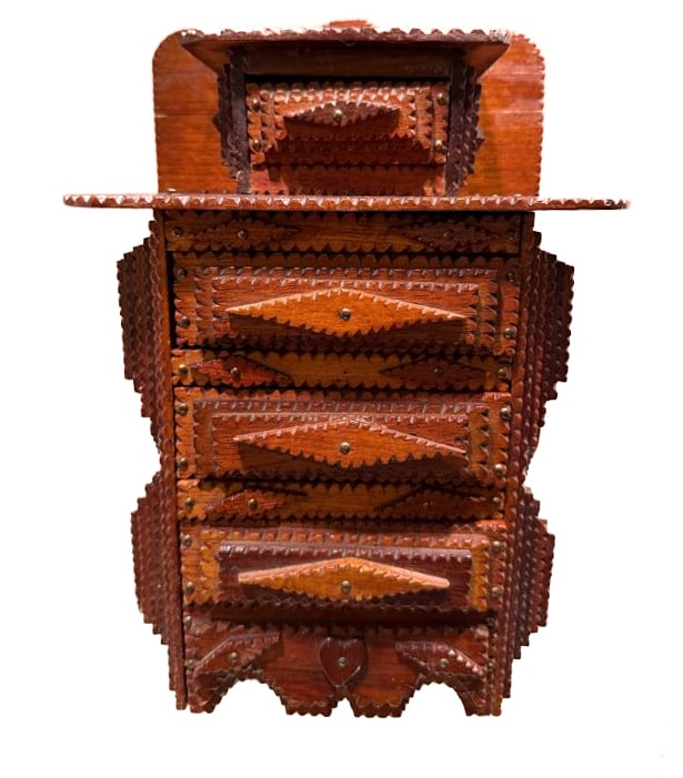 TRAMP ART MINIATURE CHEST OF DRAWERS (1 of 7)
